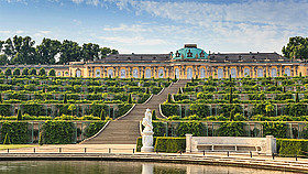 Der Park von Schloss Sanssouci in Potsdam © Noppasin Wongchum / iStock.com