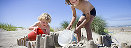 Die Strände an Flanderns Küsten bieten Kindern unzählige Spielmöglichkeiten © Westtoer
