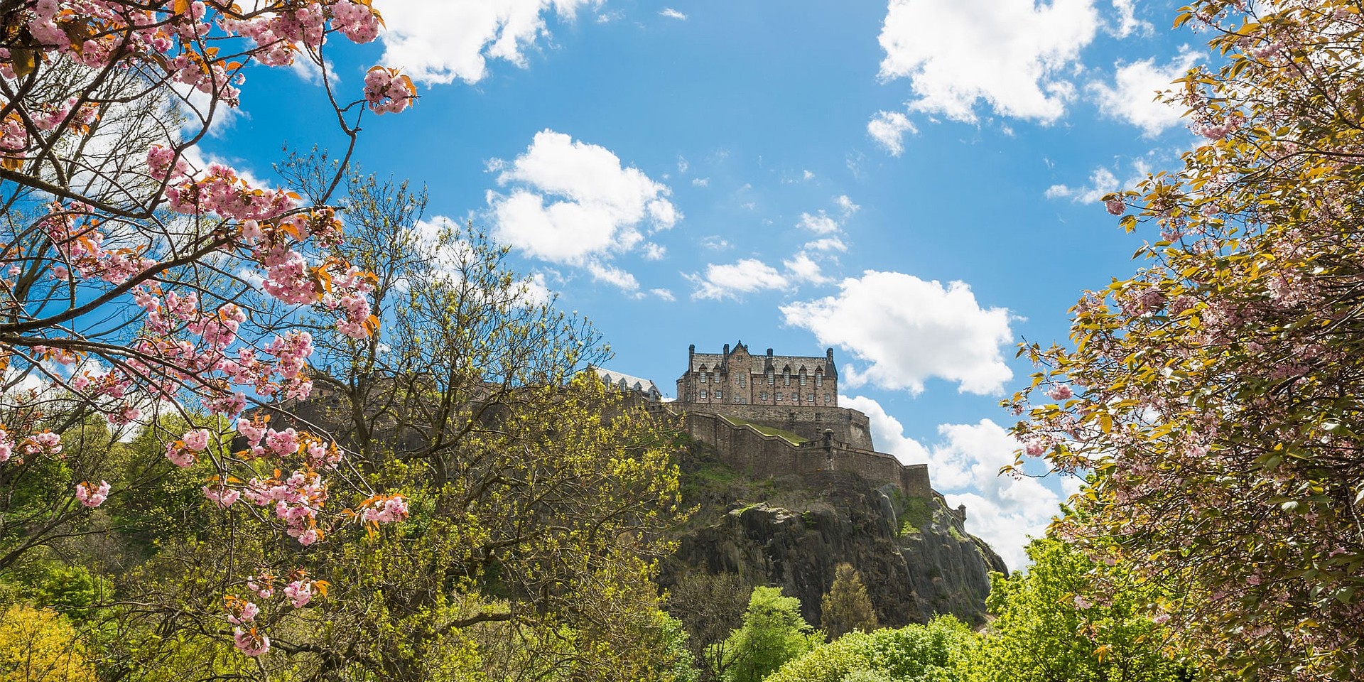 Edinburgh Castle im Frühling © VisitScotland/Kenny Lam 