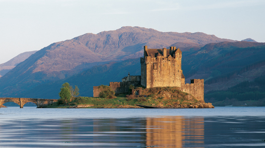 Eilean Donan Castle am Loch Duich @VisitScotland.com